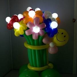 Букет из светящихся шариков ромашек